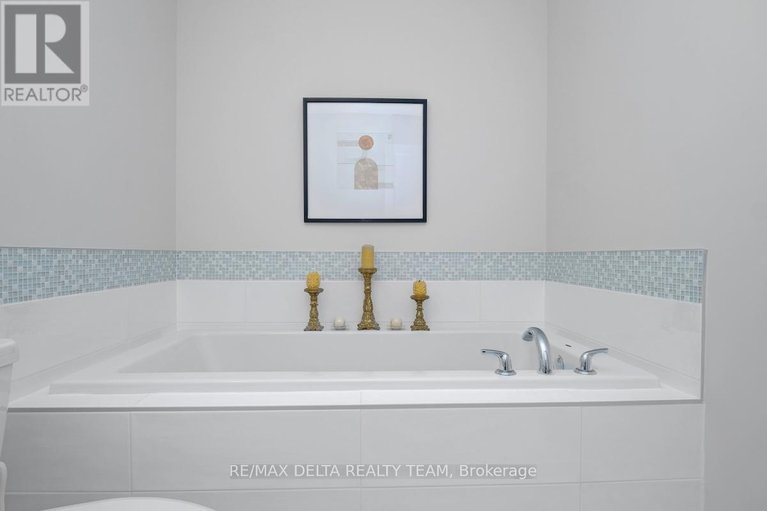 29474094/715-azure-street/village-of-russell/russell/ontario/K4R0E5_30