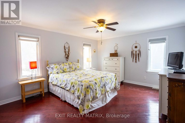 29607384/2468-gagne-road/clarencerockland-twp/clarence-rockland/ontario/K0A2A0_18