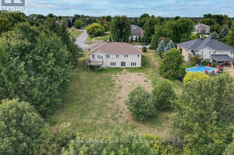 28851988/2120-trailwood-drive/north-gower/ottawa/ontario/K0A2T0_48