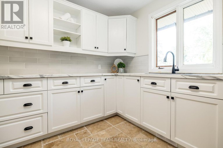 28666858/1216a-river-road/manotick-east-to-manotick-station/ottawa/ontario/K4M1B4_29