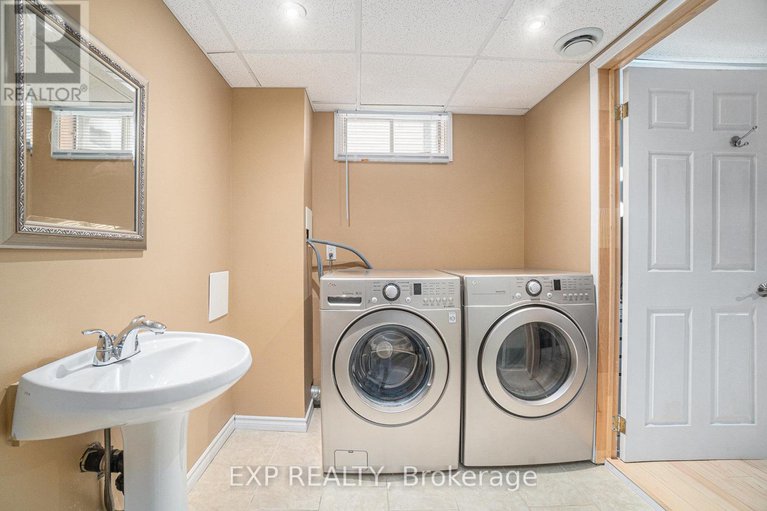 28430492/5-benlark-road/on-the-green/ottawa/ontario/K2J2L5_34