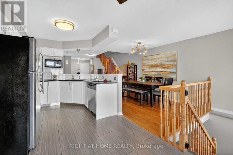 29164744/812-nesting-way/fallingbrookgardenway-south/ottawa/ontario/K4A3X2_15