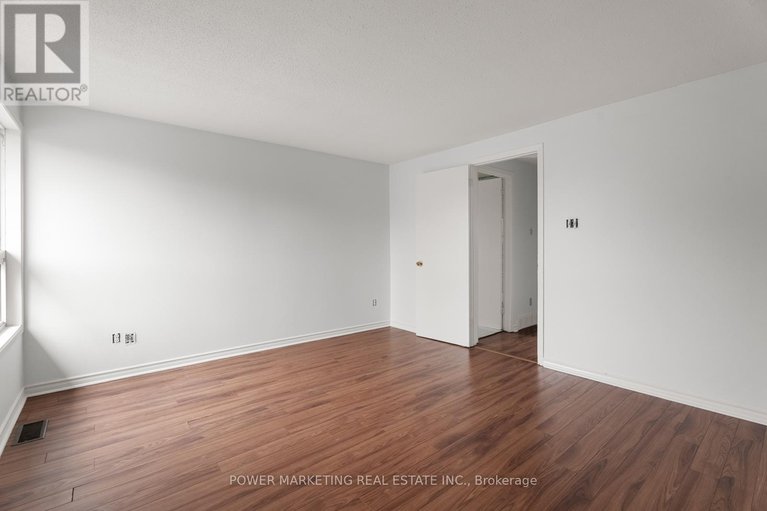 28583636/1631-saxony-crescent/pineview/ottawa/ontario/K1B5K8_20