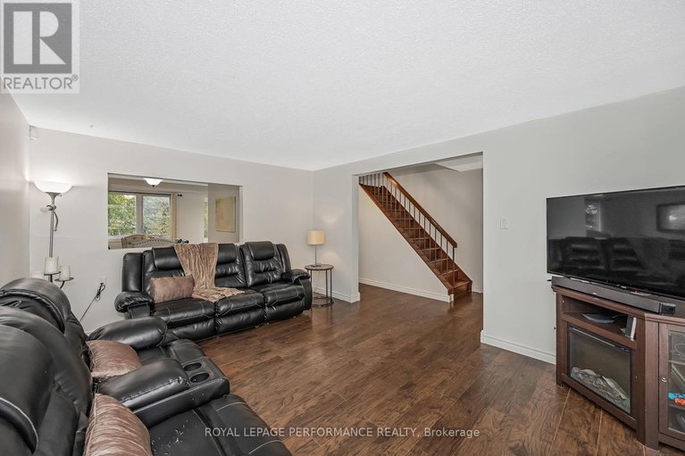 28901939/461-duvernay-drive/queenswood-heights-south/ottawa/ontario/K1E2N7_7