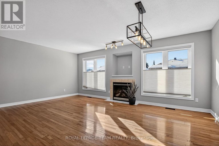 29368219/48-saddlesmith-circle/emerald-meadowstrailwest/ottawa/ontario/K2M2Y9_13