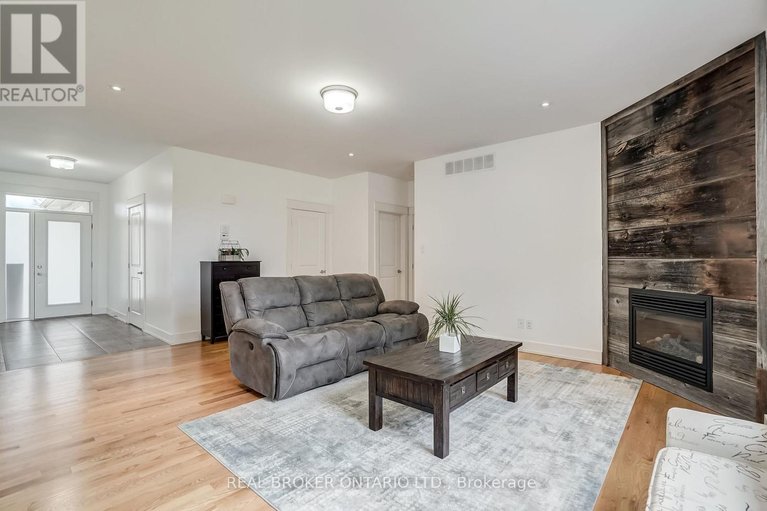 29447327/6237-perth-street/richmond/ottawa/ontario/K0A1Z0_33