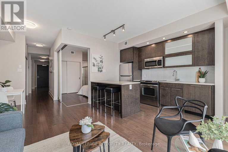 28767931/304-98-richmond-road/westborohampton-park/ottawa/ontario/K1Z0B2_13