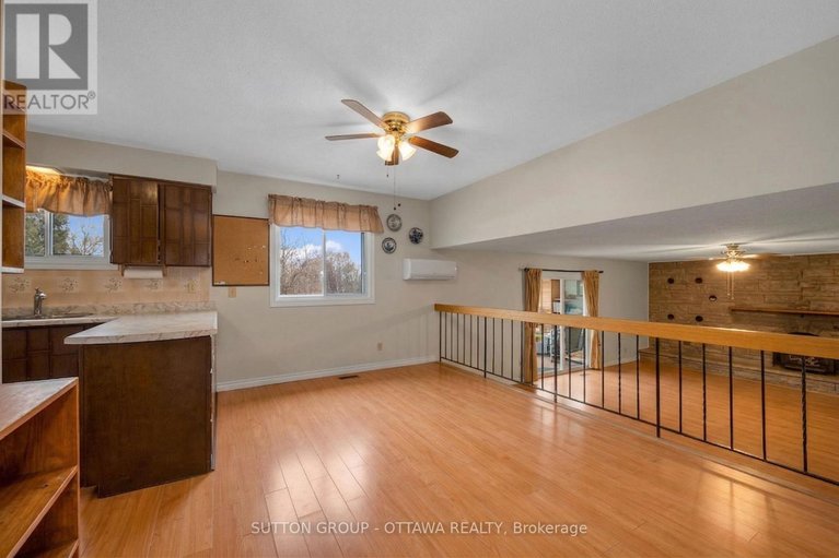 29589925/1112-st-pierre-street/convent-glen-south/ottawa/ontario/K1C1L5_7