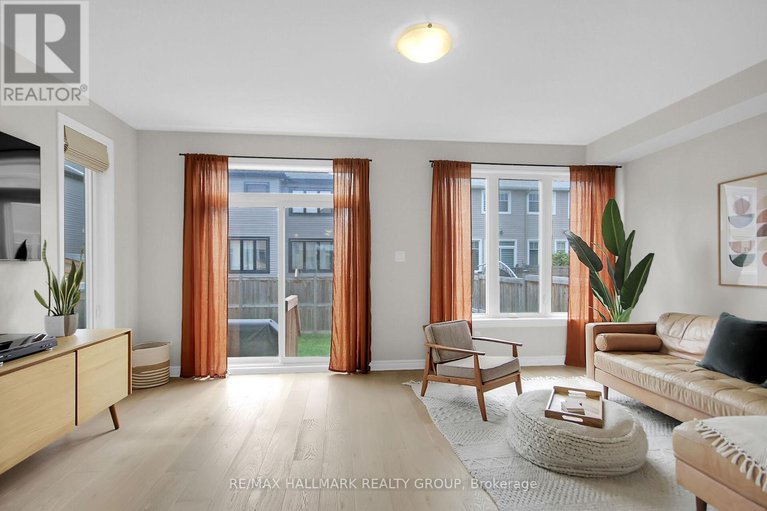 28807965/114-jardiniere-street/remainder-of-stittsville-area/ottawa/ontario/K2S2K2_16