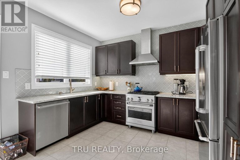 29443424/126-pinelock-street/emerald-meadowstrailwest/ottawa/ontario/K2M0L5_19