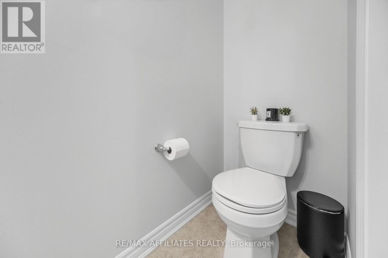 28735067/388-aphelion-crescent/half-moon-bay/ottawa/ontario/K2J6N5_34