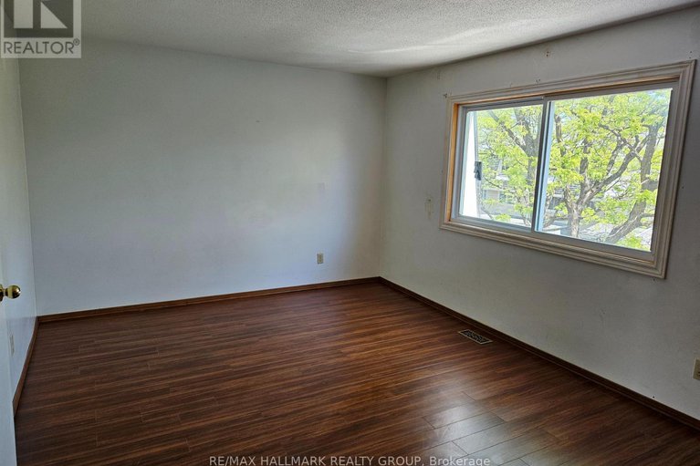 28375991/6-2669-southvale-crescent/sheffield-glenindustrial-park/ottawa/ontario/K1B4V2_14