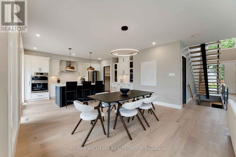 28546575/110-theberge-private/meadowlandsst-claire-gardens/ottawa/ontario/K2G4T1_9