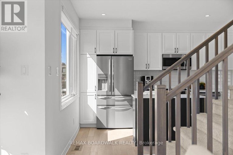 29641185/829-kiniw-private/cfb-rockcliffe-and-area/ottawa/ontario/K1K0P5_32