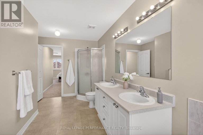 29164946/1910-schroeder-crescent/springridgeeast-village/ottawa/ontario/K4A4P8_31