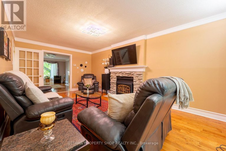 28429385/566-falwyn-crescent-w/fallingbrookridgemount/ottawa/ontario/K4A2A4_12
