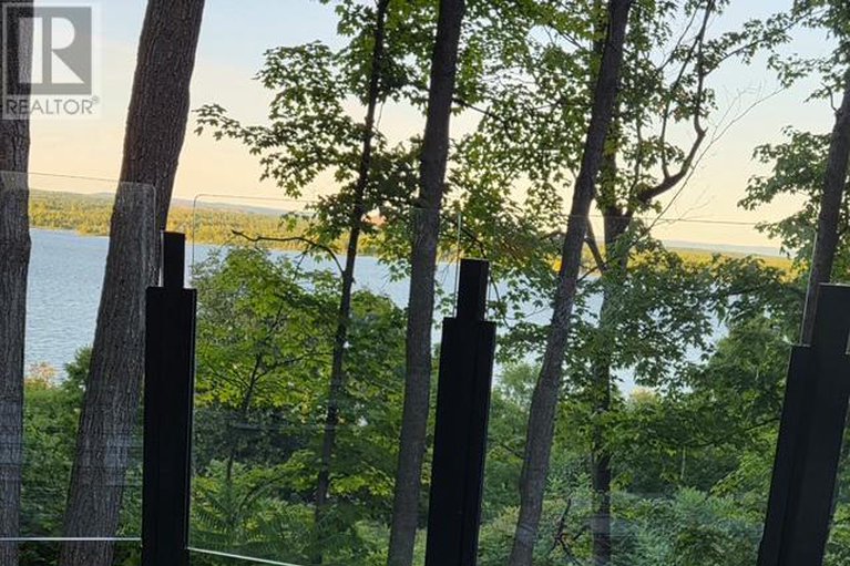 29350318/731-usborne-street/mcnabbraeside-twps/mcnabbraeside/ontario/K0A1G0_32