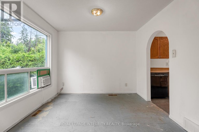 28640056/42-antler-avenue/on-the-green/ottawa/ontario/K2J2H2_14