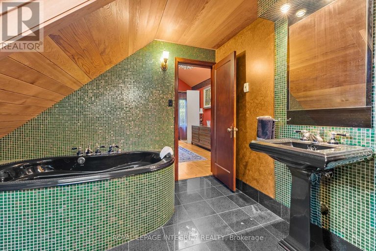 29552418/3565-albion-road/sawmill-creektimbermill/ottawa/ontario/K1T1A2_25