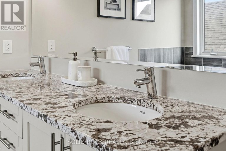 29583992/76-palfrey-way/emerald-meadowstrailwest/ottawa/ontario/K2V0B3_14