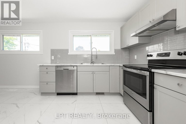 28384629/5-attwood-crescent/city-viewskylinefisher-heightsparkwood-hills/ottawa/ontario/K2E5B1_12
