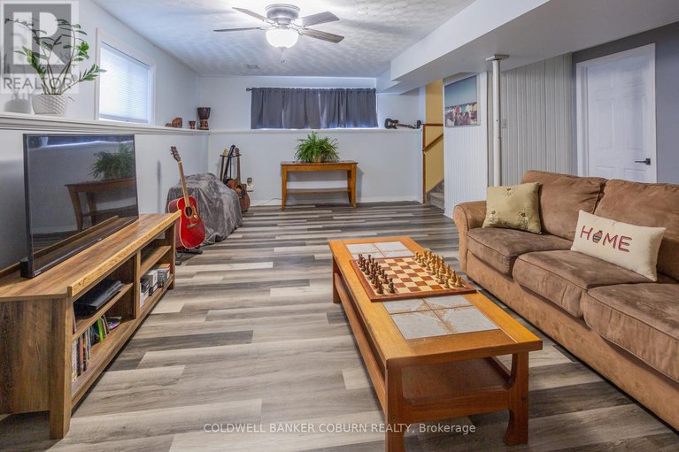 29374561/28-landrigan-street/arnprior/arnprior/ontario/K7S2S6_18