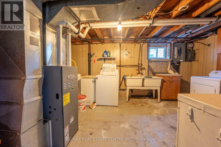 29227015/231-perth-street/brockville/brockville/ontario/K6V5E7_27