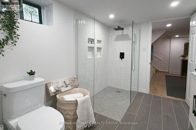 29062143/2424-joliffe-street/hawthorne-meadows/ottawa/ontario/K1G1G9_26