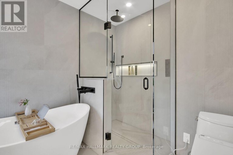 28484970/227-grandview-road/crystal-bayrocky-point/ottawa/ontario/K2H8B9_21