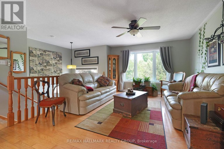 28430481/184-old-pakenham-road/fitzroy/ottawa/ontario/K0A1X0_7