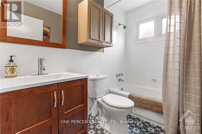 28436232/434-hilson-avenue/westborohampton-park/ottawa/ontario/K1Z6C3_10