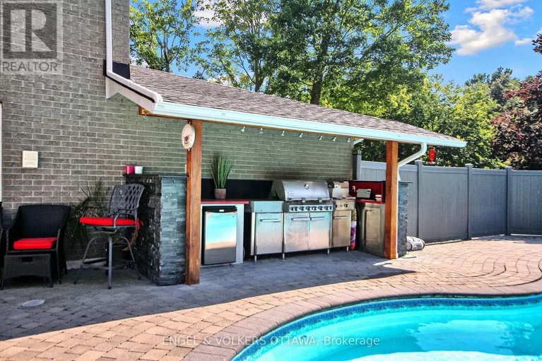 29119545/5593-whitewood-avenue-s/manotick-village-manotick-estates/ottawa/ontario/K4M1E1_28