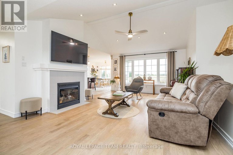 29080351/5910-wood-duck-drive/osgoode-twp-north-of-reg-rd-6/ottawa/ontario/K0A2W0_5