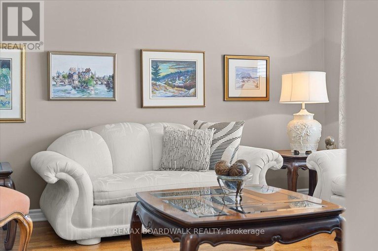 29646318/1594-meadowfield-place/chapel-hill/ottawa/ontario/K1C5V6_8