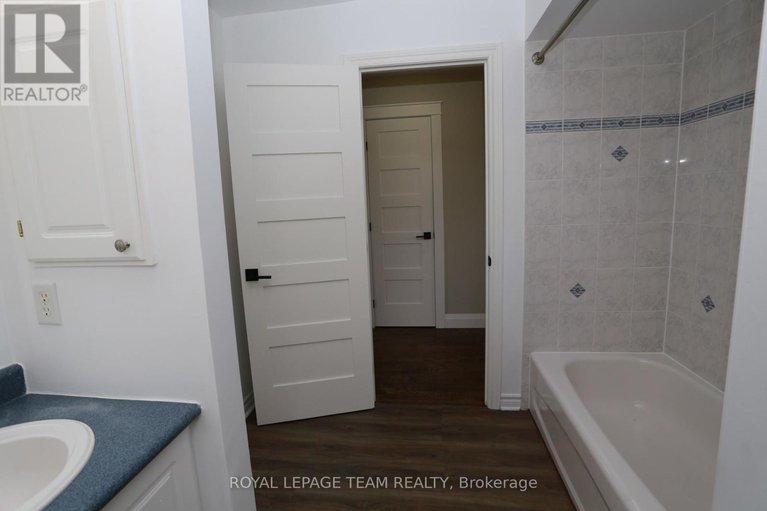28738556/78-friendly-crescent/stittsville-south/ottawa/ontario/K2S2B5_35