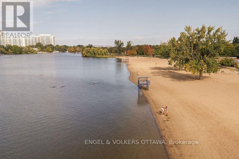 29288182/12-bayside-private/mooneys-bayriverside-park/ottawa/ontario/K1V9R3_43