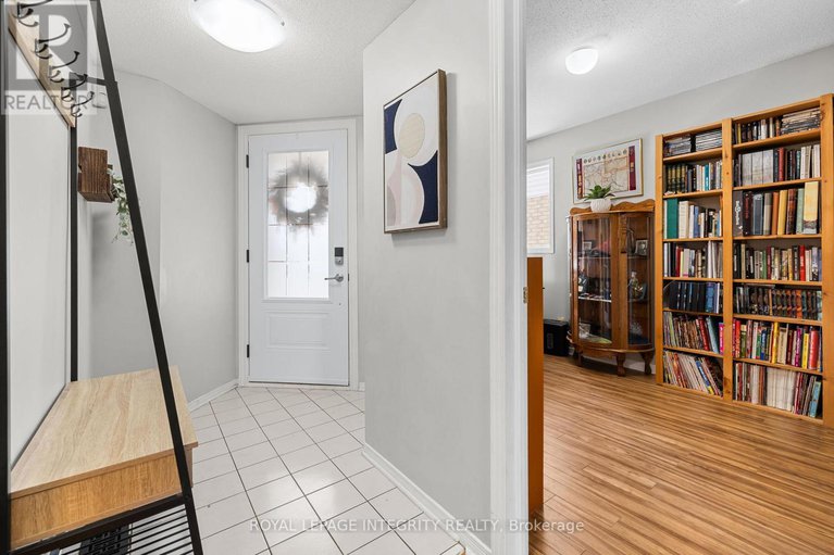 29024961/13-banchory-crescent/morgans-grantsouth-march/ottawa/ontario/K2K2V4_4