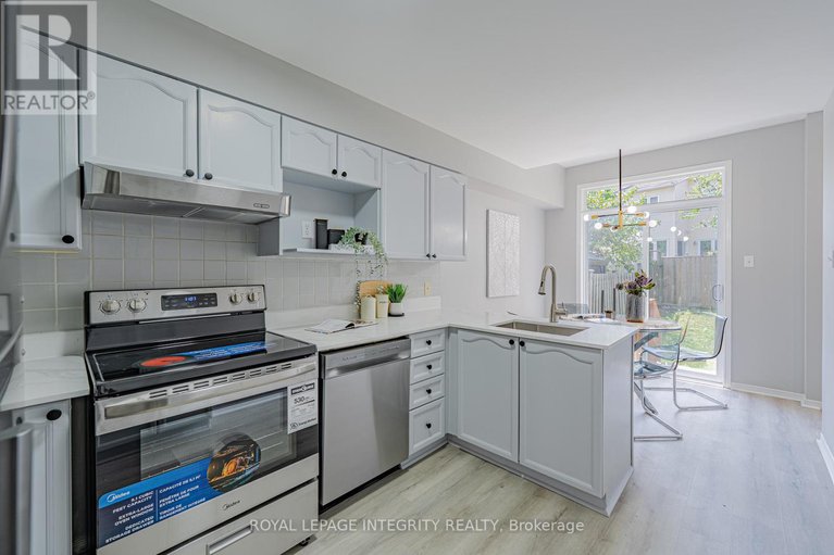28621656/165-kinross-private/morgans-grantsouth-march/ottawa/ontario/K2K3P8_10