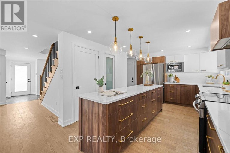 29377335/41-qualicum-street/bruce-farmgraham-parkqualicumbellands/ottawa/ontario/K2H7H3_16