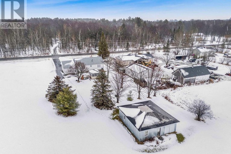 29211011/3704-pattee-road-e/east-hawkesbury-twp/hawkesbury/ontario/K6A2R2_33
