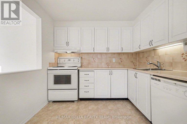 29462005/8a-millrise-lane/centrepointe/ottawa/ontario/K2G5E6_16