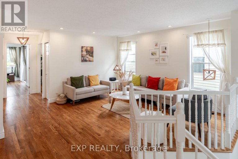 28873619/1562-lisbon-street/fallingbrookpineridge/ottawa/ontario/K4A4B9_10