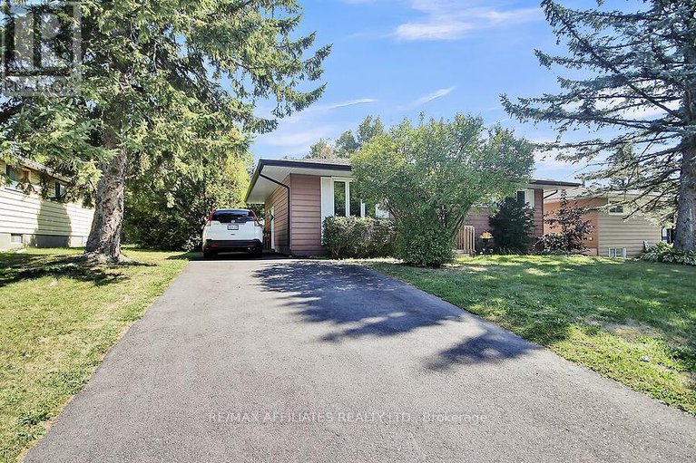28858378/52-laurie-court/glencairnhazeldean/ottawa/ontario/K2L1S4_2