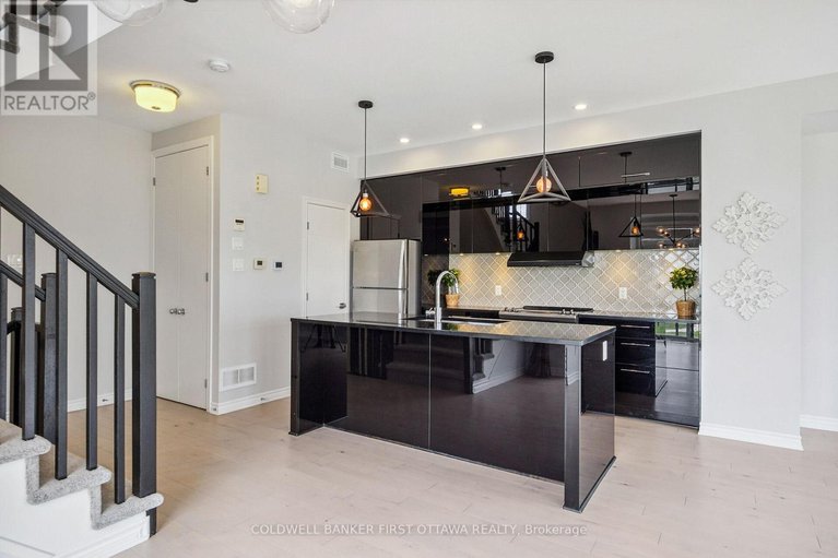 28347275/612-chaperal-private/avalon-west/ottawa/ontario/K4A0Y2_15