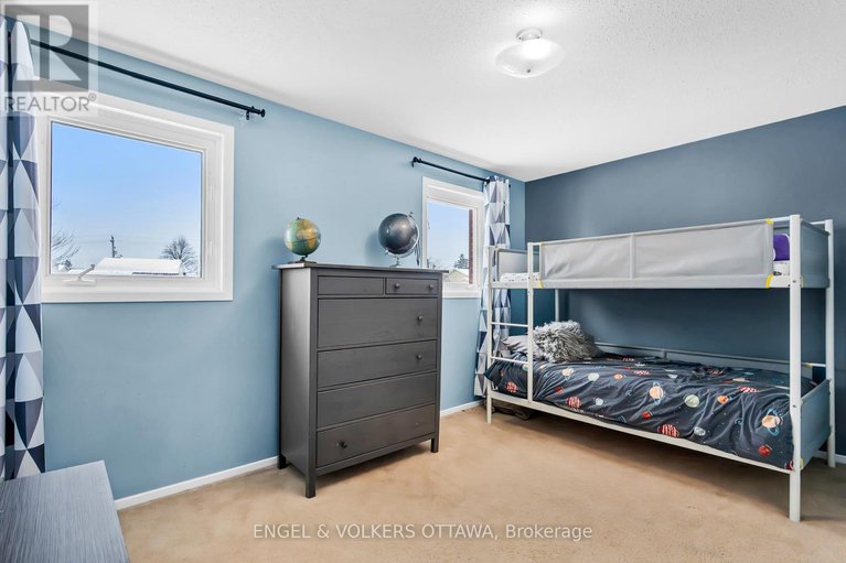 29176704/29-valley-ridge-street/borden-farmstewart-farmcarleton-heightsparkwood-hills/ottawa/ontario/K2E7W3_35