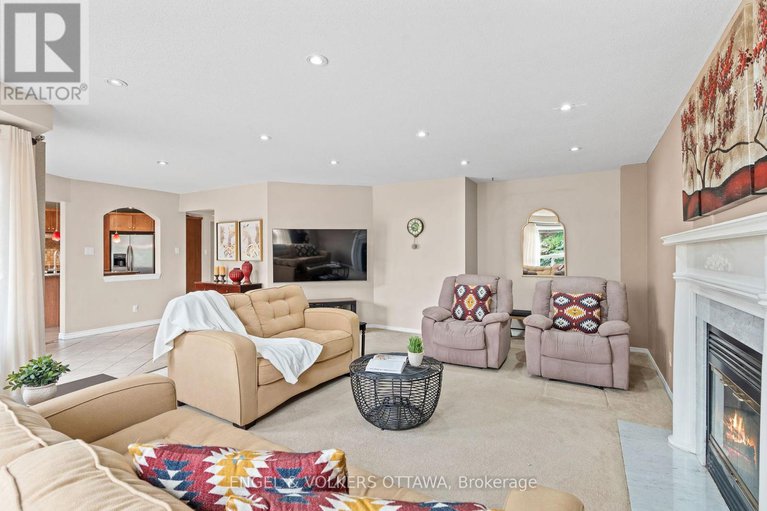 28550043/4-collingwood-crescent/morgans-grantsouth-march/ottawa/ontario/K2K2G6_18