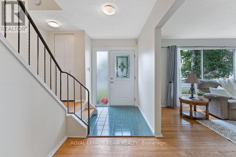 29581119/123-abbeyhill-drive/glencairnhazeldean/ottawa/ontario/K2L1H4_2