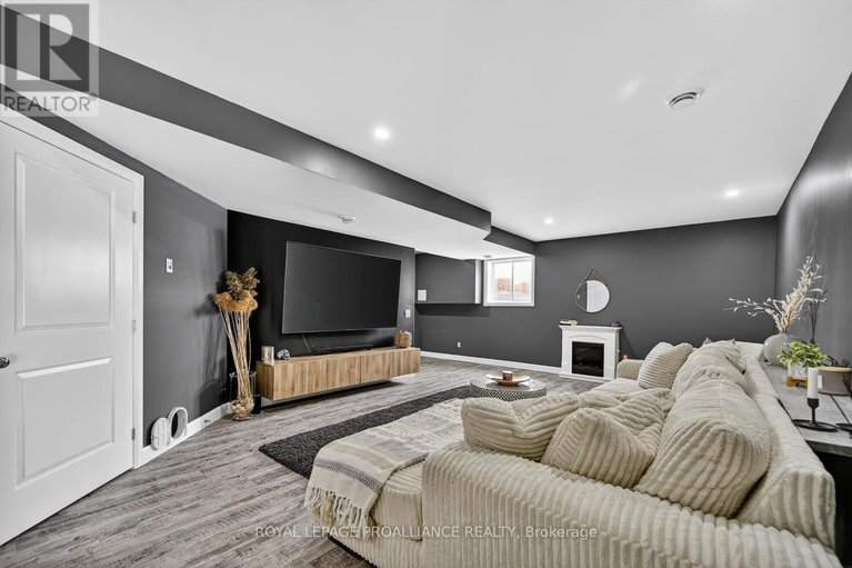 29517760/7468-county-rd-21-road/augusta-twp/augusta/ontario/K0E1X0_29