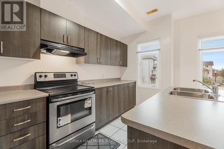 29096816/258-fir-lane/kemptville/north-grenville/ontario/K0G1J0_17