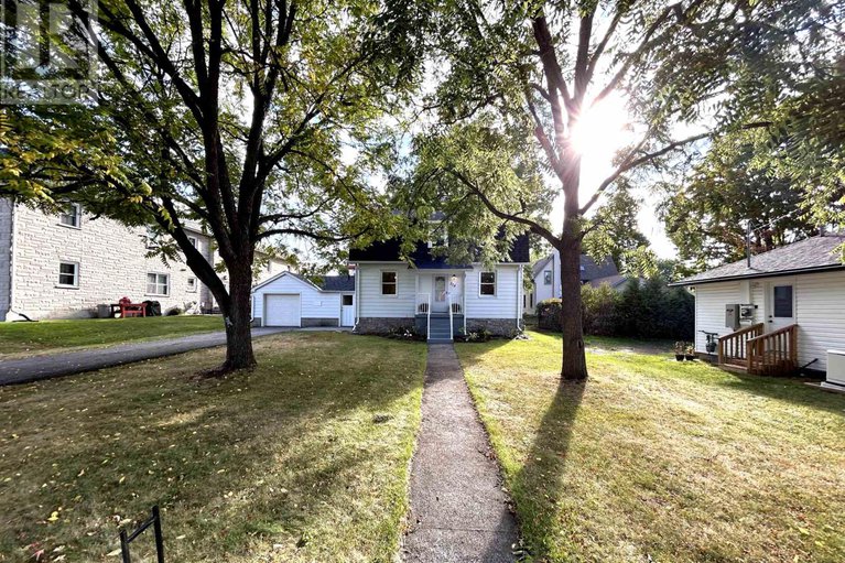 28834444/224-ann-street-n/almonte/mississippi-mills/ontario/K0A1A0_2